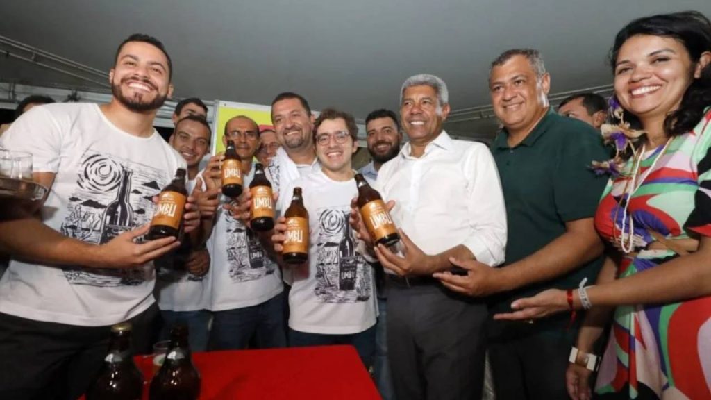 Cerveja de umbu produzida por cooperativa na Bahia foi lançada em