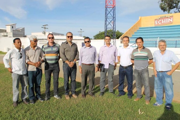 TÉCNICOS DA SUDESB VISITAM ESTÁDIO 2 DE JULHO