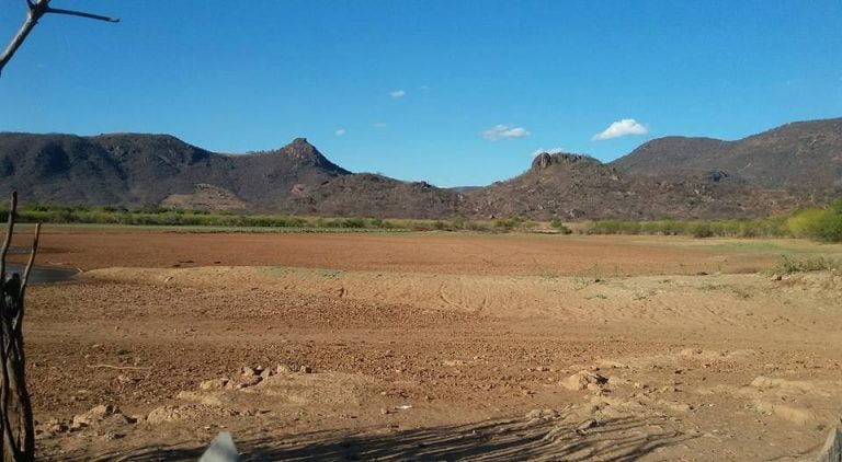 Caetité: Lagoa de Pajéu dos Ventos seca, moradores reclamam de abusos com irrigação