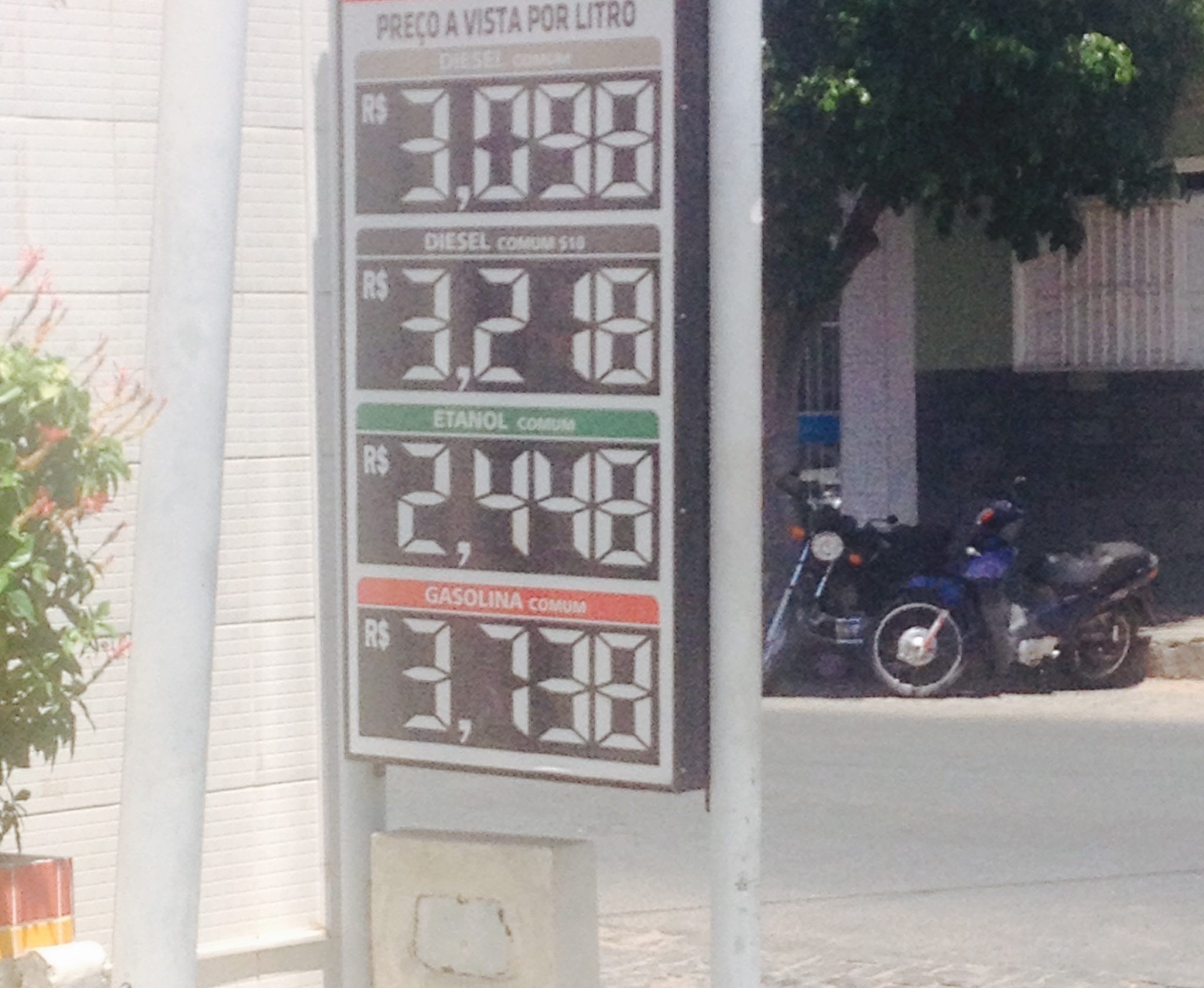 Guanambi: Gasolina chega a R$3,74 e Diesel a R$3,098