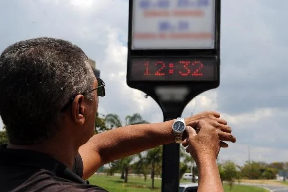 Governo anuncia fim do horário de verão