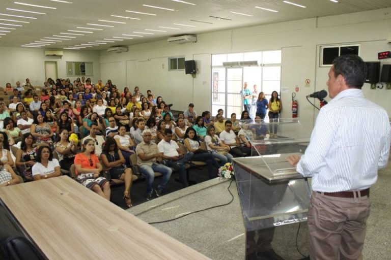 Prefeitura de Guanambi realiza solenidade de posse de mais 115 servidores aprovados no Concurso Público.