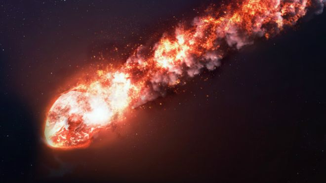 ‘Bola de fogo’ explode sobre Atlântico a mil quilômetros da costa do Brasil