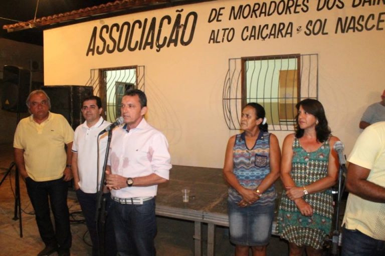 Prefeito Charles Fernandes anuncia construção de moderna praça no bairro Alto Caiçara
