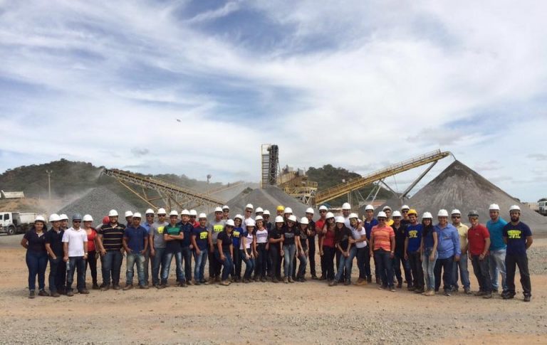 Estudantes de Engenharia civil realizaram visita técnica à Ferrovia de Intregação Oeste Leste