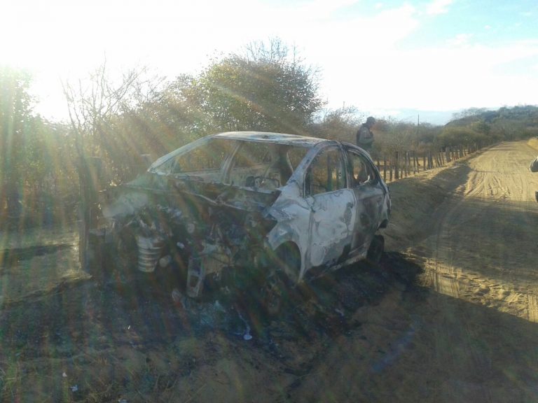 Veículo tomado de assalto em Caetité foi encontrado queimado na zona rural de Guanambi
