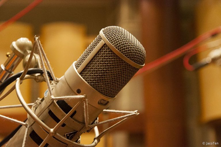 Eleições 2016: pré-candidatos não podem apresentar ou comentar programas de rádio e TV a partir desta quinta (30)