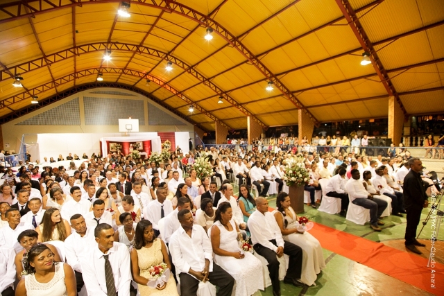 99 casais têm união formalizada na 3ª edição do Casamento Comunitário em Caetité