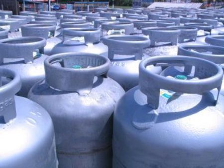 Ladrões levam 33 botijões de gás de distribuidora no bairro Beija-Flor