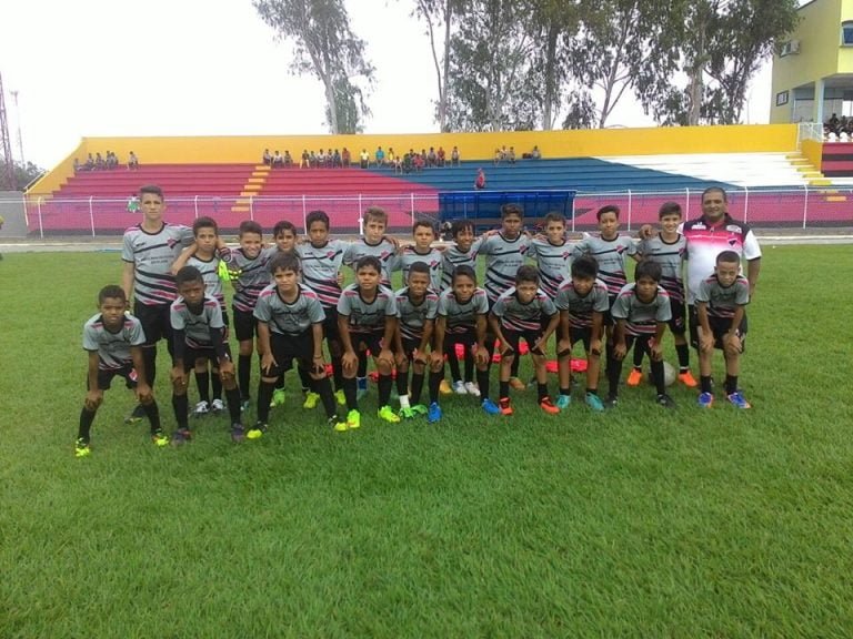 Escolinha do Flamengo de Guanambi disputará competição em São Paulo no próximo mês