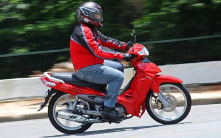 Condutor de cinquentinha sem habilitação será multado a partir de amanhã