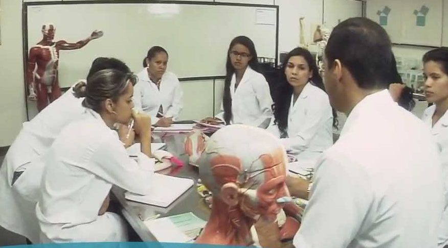 MEC publica extrato de compromissos firmados com a FIPMOC para curso de medicina em Guanambi
