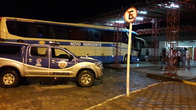 Juiz de Caetité impede circulação de ônibus que faz a linha Guanambi-Salvador por falta de condições de tráfego