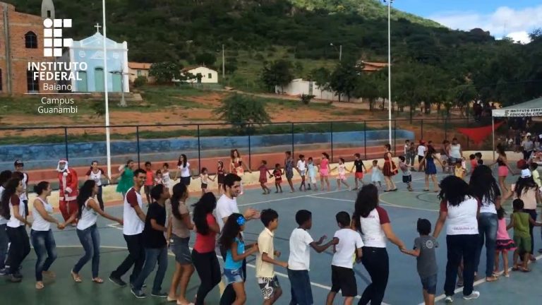 Video e Fotos: Estudantes promoveram ação solidaria de Natal na Vila de Ceraíma