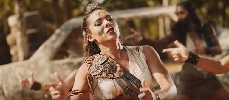 Vocalista da Vingadora se envolve em confusão e homem leva facada