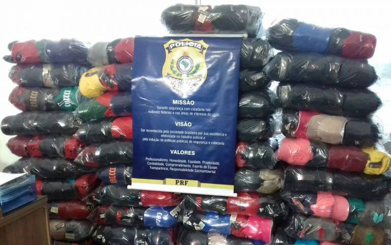 PRF apreende 5 mil bonés falsificados, destino da carga era Caetité