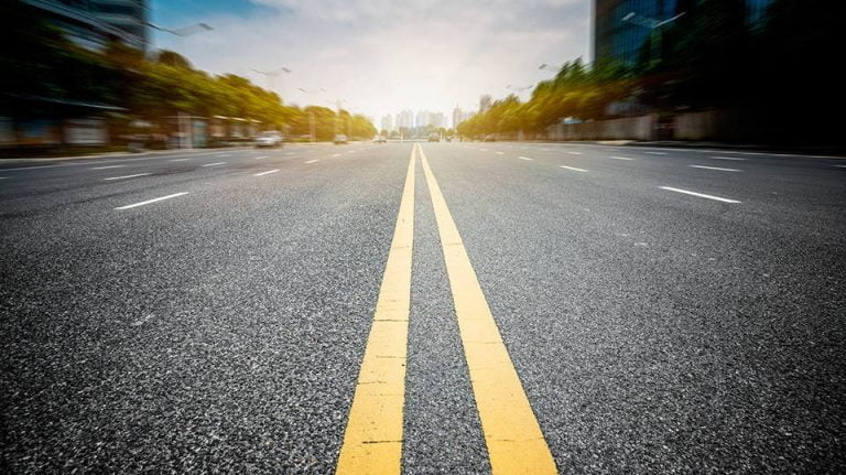 Governador firma parceria para obras em mais 3 mil quilômetros de estradas
