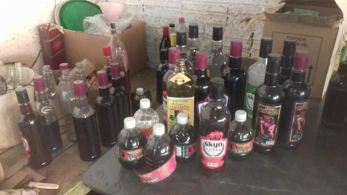 Fábrica de bebidas falsas é fechada em Minas, carga chegava a Guanambi e região