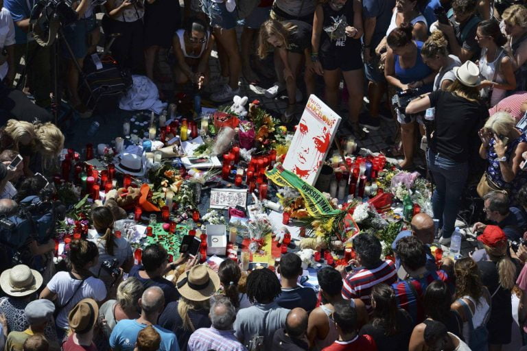Internacional: Sobe o número de mortos nos atentados terroristas da Espanha e suspeitos são mortos