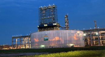 Petrobras baixa preço da gasolina nas refinarias