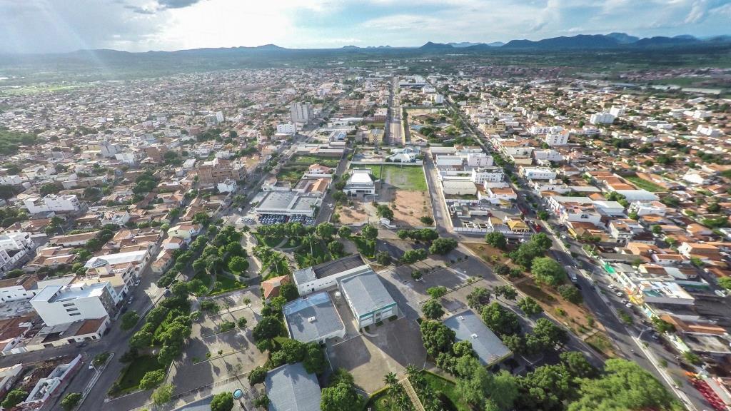 Guanambi: Nomes de pessoas vivas e ditadores são substituídos de logradouros públicos