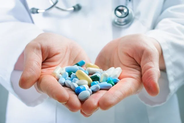 Remédios para tratamento do HIV do Alzheimer entram na lista essencial do SUS