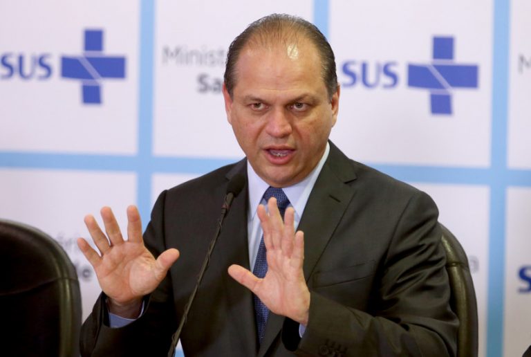 Ministro da Saúde afirma que Brasil tem excesso de hospitais