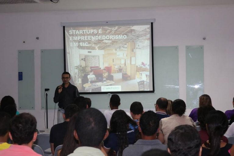 Semana de Ciência e Tecnologia: Rodrigo Leão fala sobre Startups e Empreendedorismo