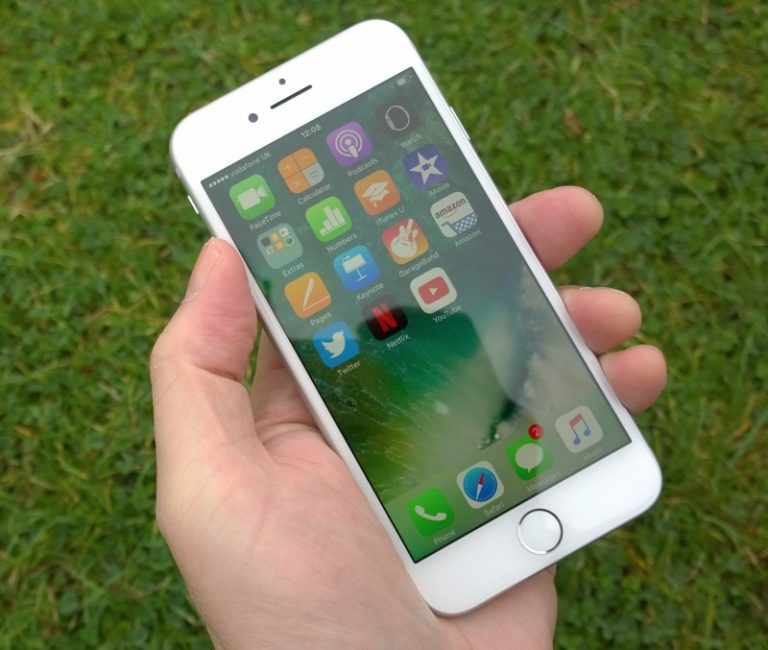 Apple para de vender iPhone 7 256GB para as pessoas comprarem iPhone 8