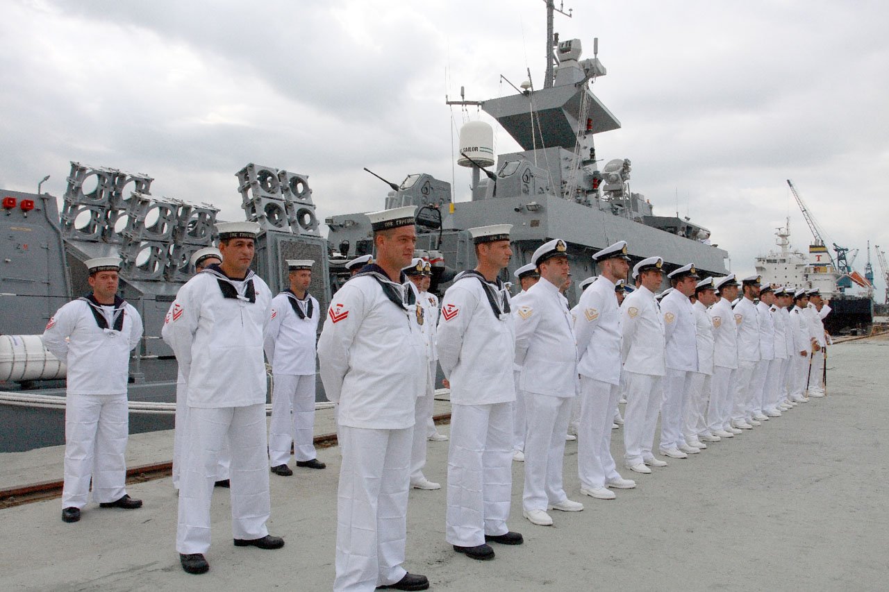 Marinha anuncia concurso com 600 vagas e salários até R$ 8,9 mil