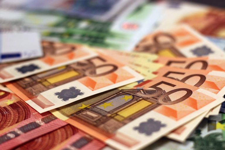 Itália começa a pagar “Bolsa Família” de R$1,86 mil a partir desta sexta-feira (1)