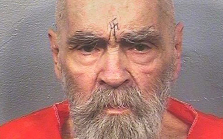 Morre Charles Manson, um dos assassinos mais famosos do mundo