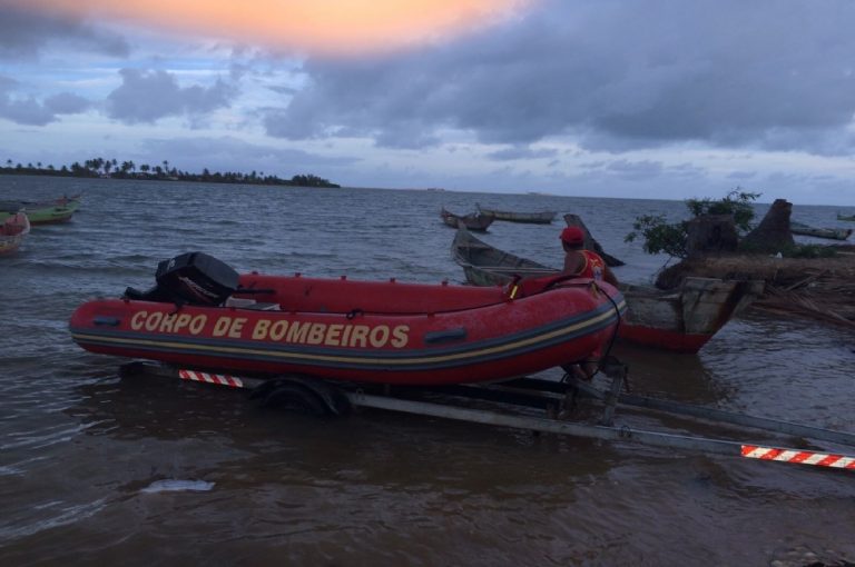 Corpo de Bombeiros procura por dois homens que se afogaram no Rio São Francisco,