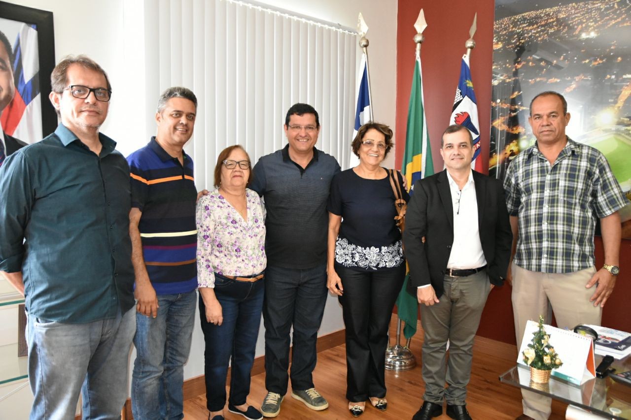 Prefeitura de Guanambi e Fundação Joaquim Dias Guimarães firmam parceria para construção de albergue na cidade