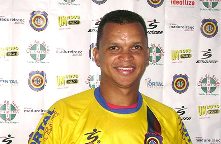 Ex-jogador da seleção brasileira é esfaqueado em assalto