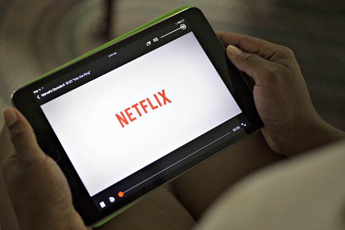 Netflix contrata brasileiros para trabalhar em casa