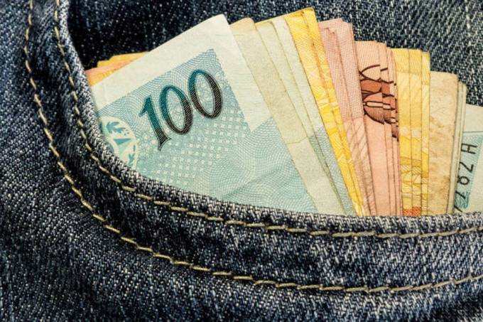 Salário mínimo para 2019 pode ser de R$ 998; governo estimava R$ 1.002
