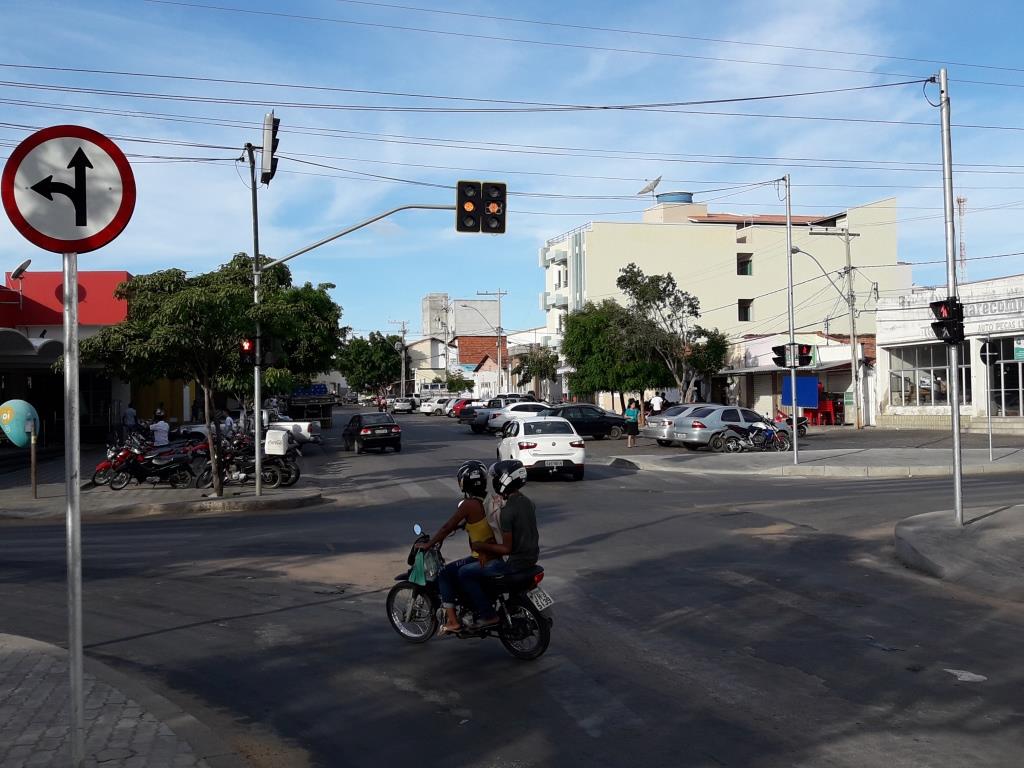 Intervenções deixam trânsito mais lento, mas diminuem acidentes no centro de Guanambi