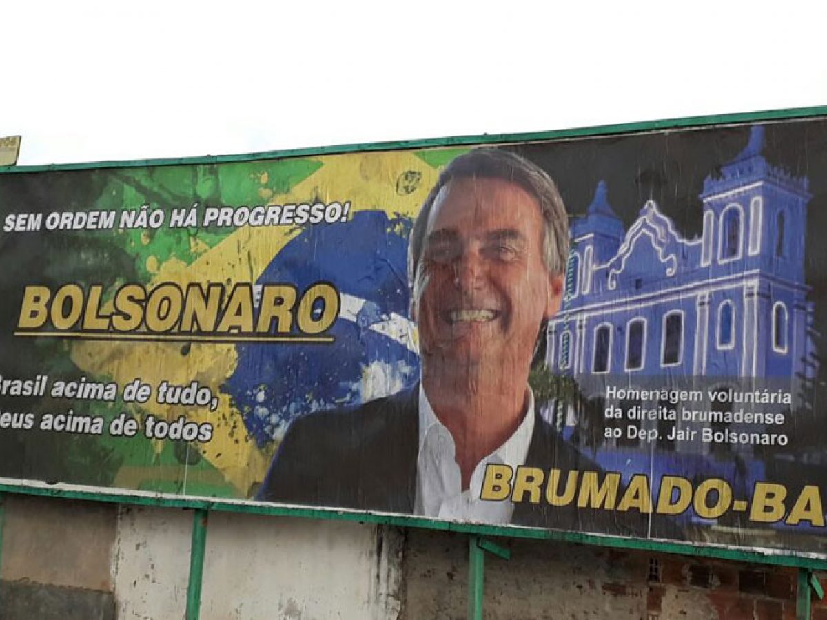 OUTDOOR BOLSONARO  Justiça determina retirada em 48 horas