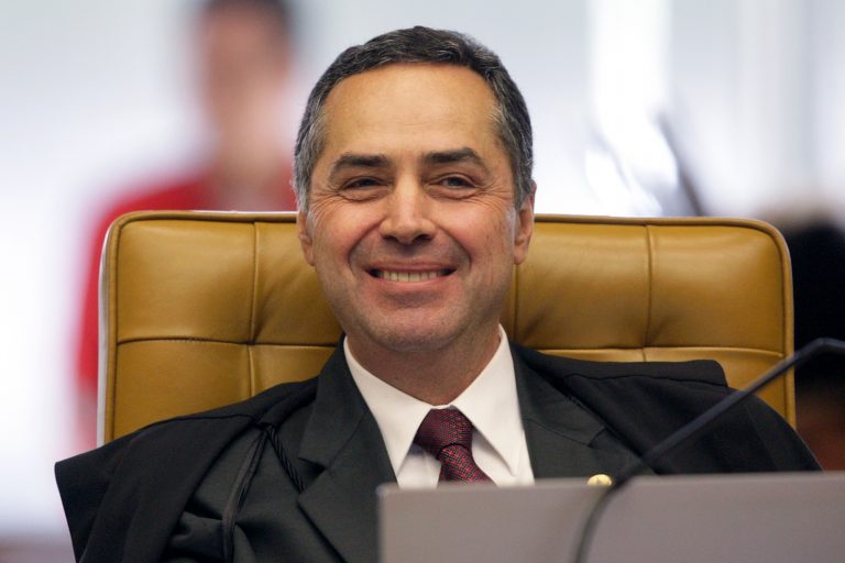 Ministro do STF decide transferir travestis para penitenciária feminina