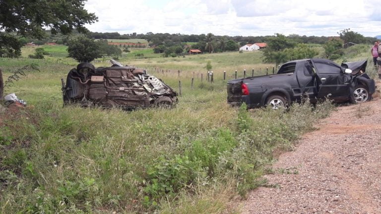Candiba: acidente envolvendo dois carros deixa uma pessoa morta e cinco feridos na BR-122 próximo a Pilões