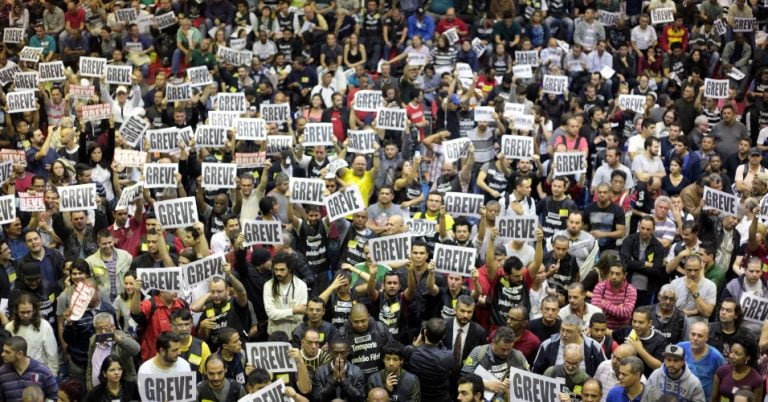 Centrais sindicais prometem greve geral na próxima segunda-feira (19)