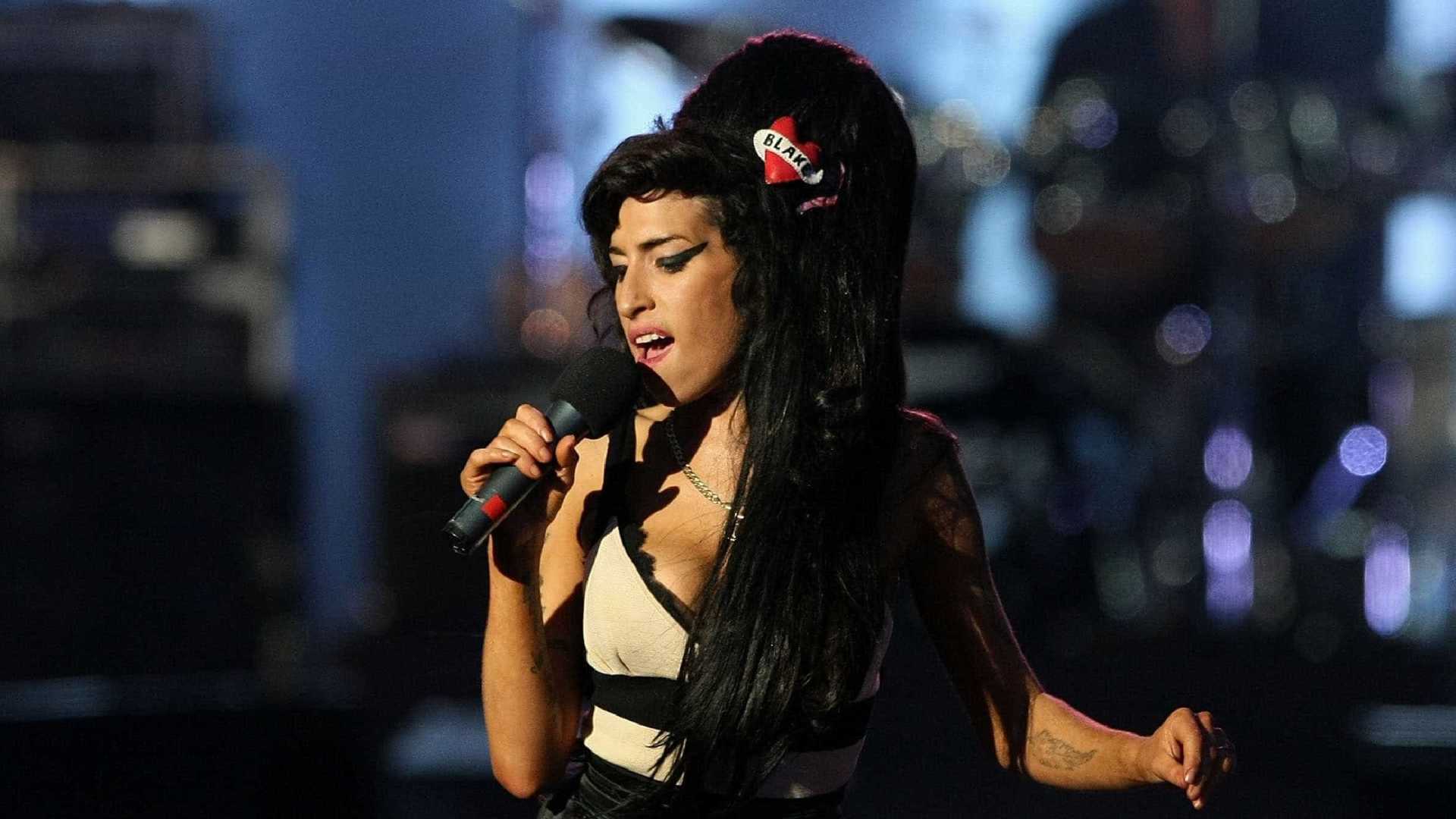 Produtor divulga demo inédita de Amy Winehouse aos 17 anos