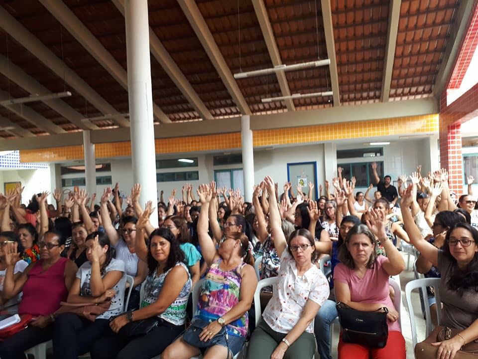 Guanambi: Professores da rede municipal rejeitam aumento na carga horária