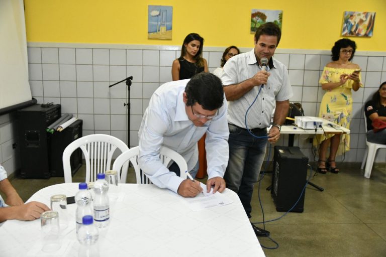 Prefeitura de Guanambi assina convênio para Casa Abrigo e de acolhimento a mulheres vítimas de violência