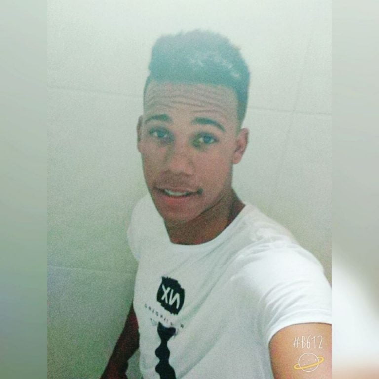 Jovem morre após bater moto contra poste em Guanambi