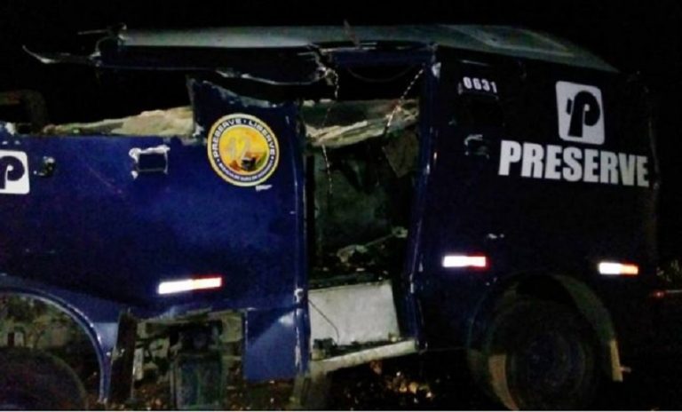 Bandidos explodem carro-forte em Juazeiro
