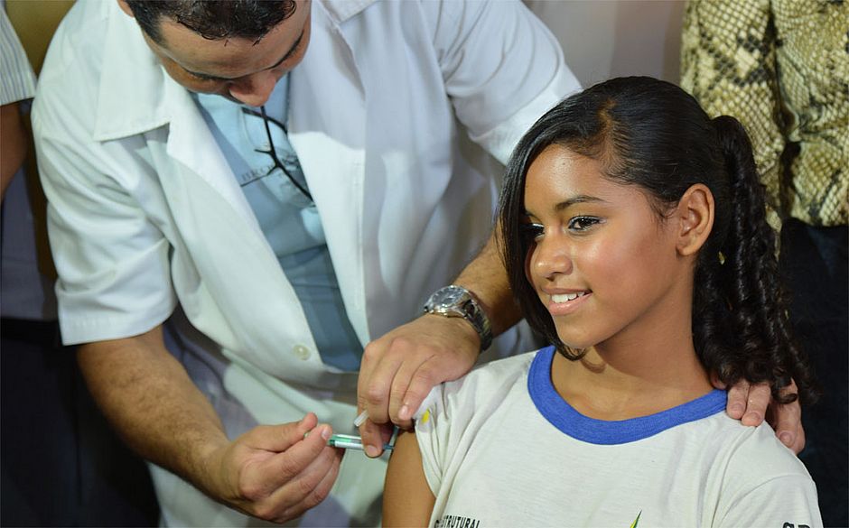Governo quer ampliar adesão à vacina contra HPV e meningite C
