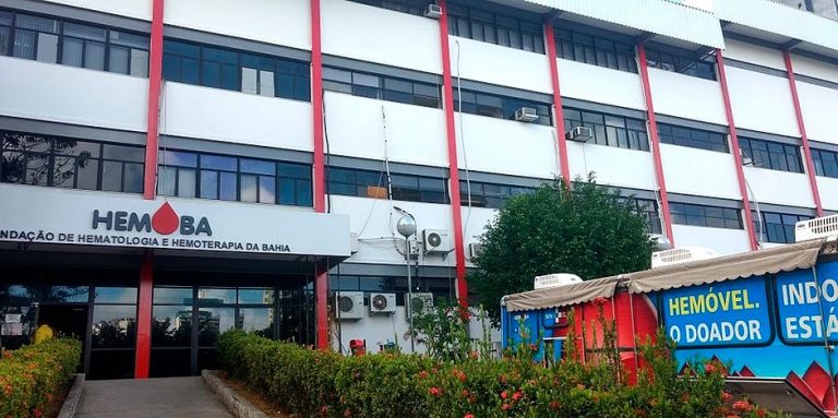 Hemoba convida baianos para doarem sangue antes de serem vacinados