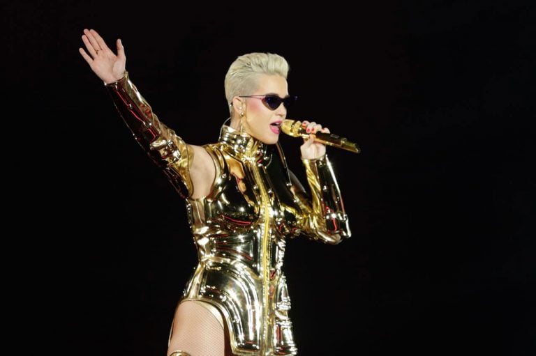 Caminhão de Katy Perry sofre tentativa de assalto no Rio de Janeiro